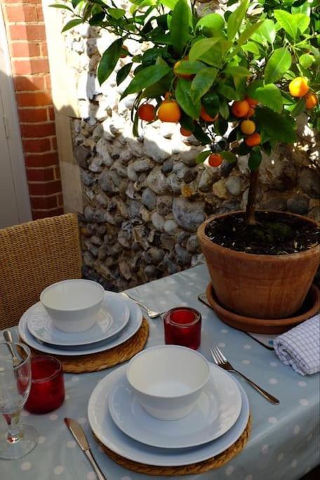 Stone Cottage Thornage Luaran gambar