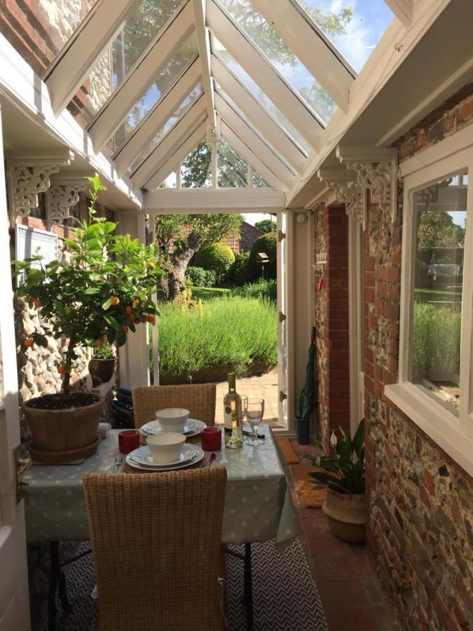 Stone Cottage Thornage Luaran gambar